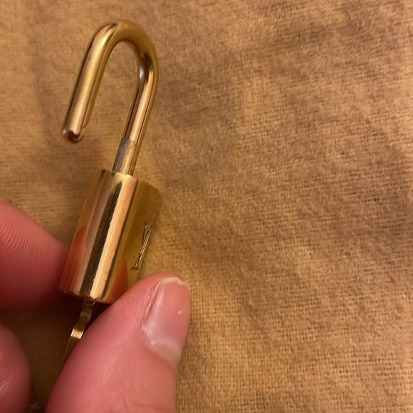 Louis Vuitton Lock and Key - Picture 6 of 6